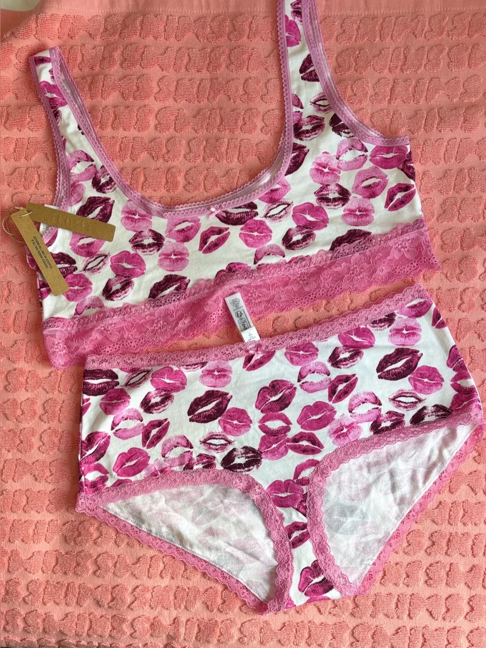 SKIMS Lightweight Cotton Lace Bralette Boyshort Set | Pink Allover Lipstick | XL